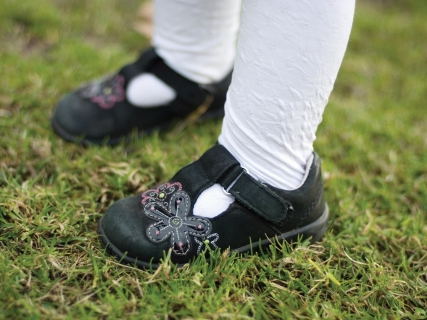 CB-1066-childs-feet CB-1066-childs-feet