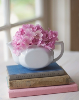 CB-2125-hydrangea_teapot1