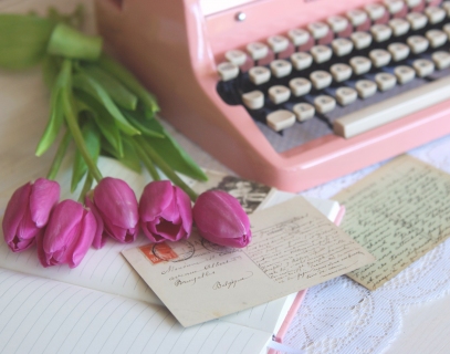 CB-2172-pinktypewriter_tulips1