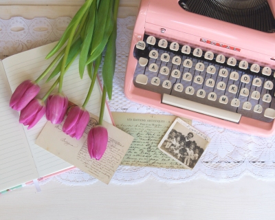 CB-2173-pinktypewriter_tulips2