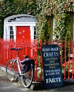 CB-2219-Ireland_reddoor_bicycle CB-2219-Ireland_reddoor_bicycle