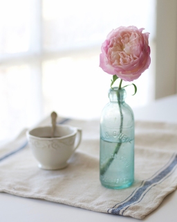 CB-2329_rose_bottle