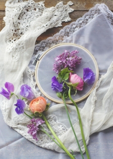 CB-2632_embroidery-hoop_flowers2