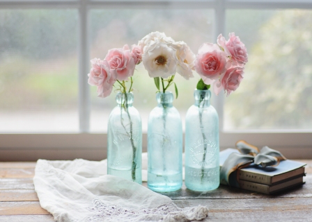 CB-2739_3bottles_roses CB-2739_3bottles_roses