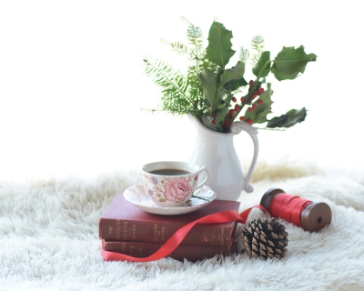 CB-2747_christmas_books_tea_greenery_8x10