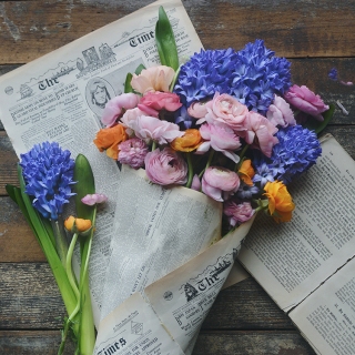 CB-2781_newspaperflowers