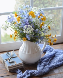 CB-2849-whitejug_blueyellowflowers