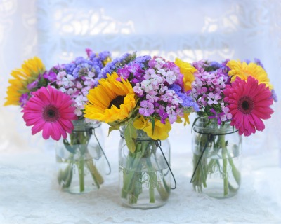 CB-2922_3-jars-flowers1